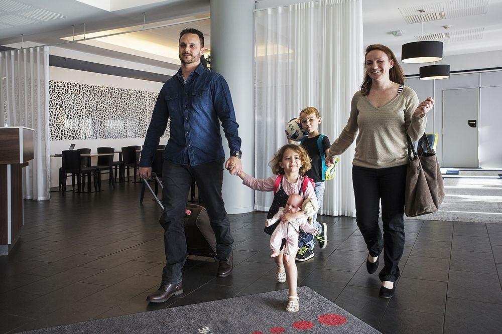 Courtyard By Marriott Toulouse Airport Hotel Eksteriør billede