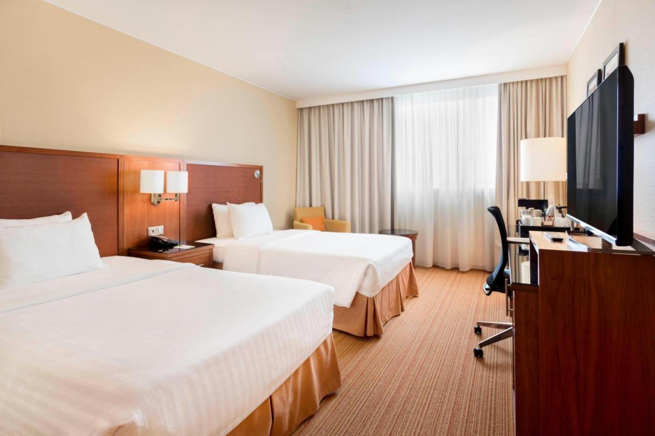 Courtyard By Marriott Toulouse Airport Hotel Eksteriør billede