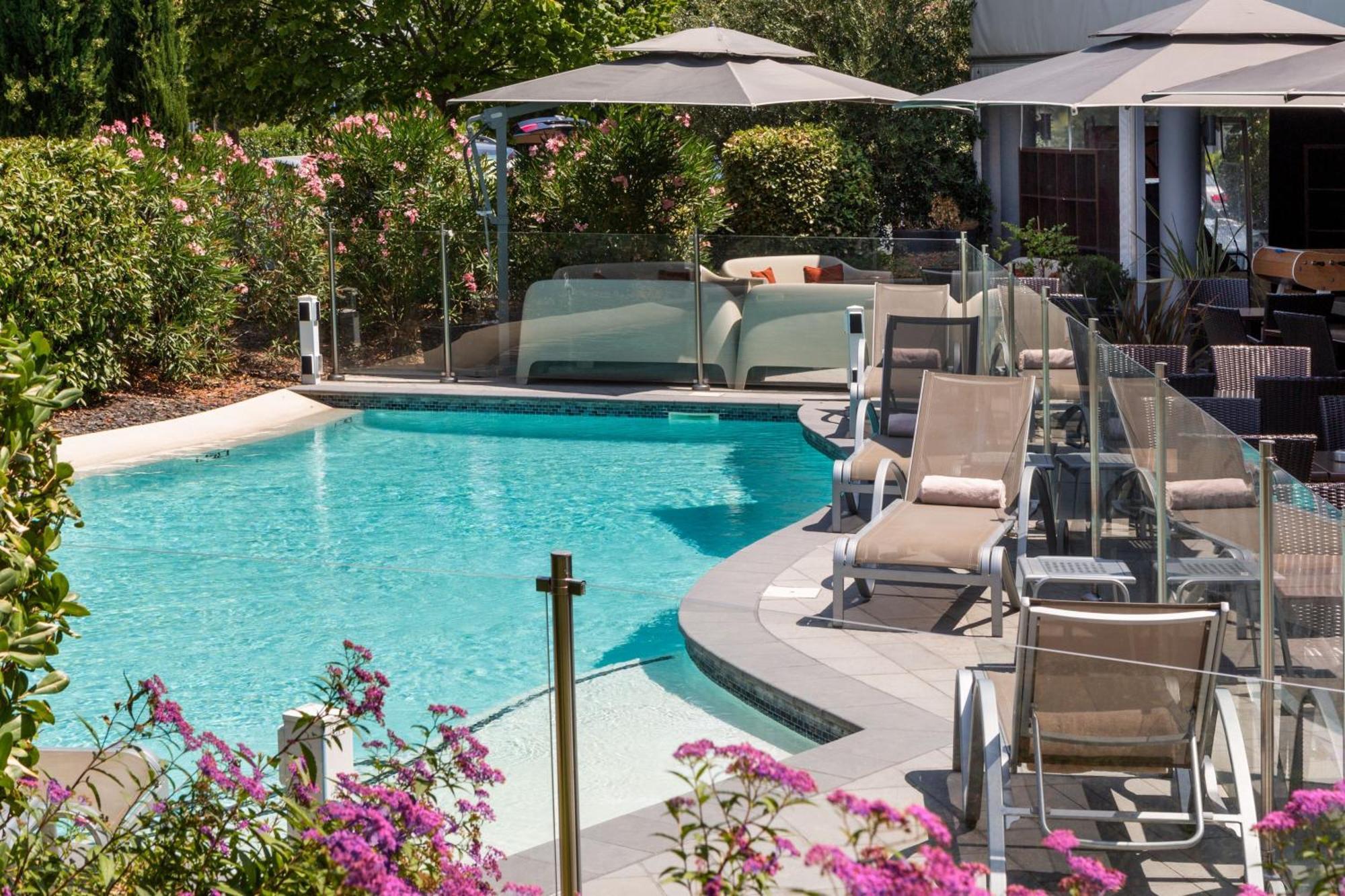 Courtyard By Marriott Toulouse Airport Hotel Eksteriør billede