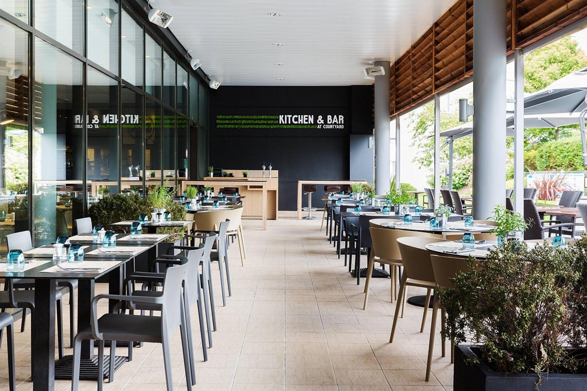 Courtyard By Marriott Toulouse Airport Hotel Eksteriør billede