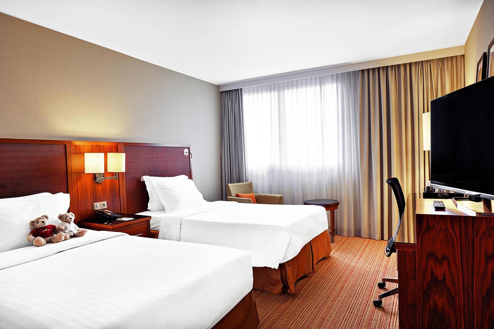 Courtyard By Marriott Toulouse Airport Hotel Eksteriør billede