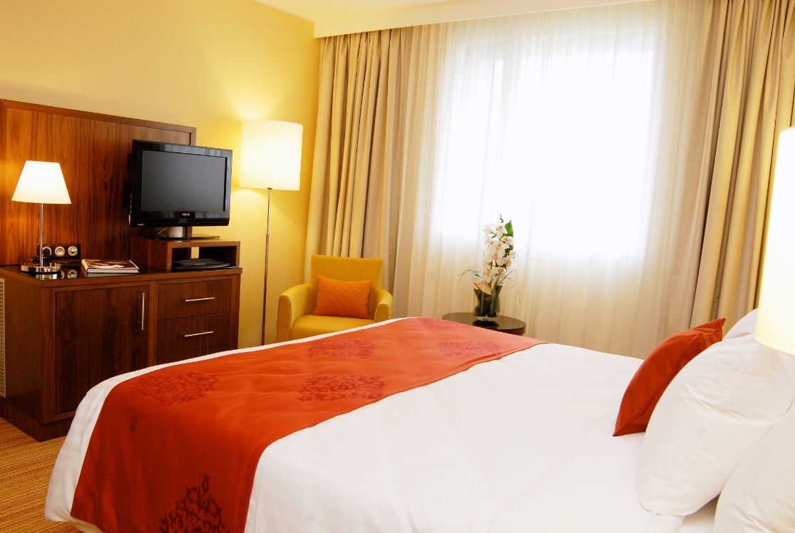 Courtyard By Marriott Toulouse Airport Hotel Værelse billede